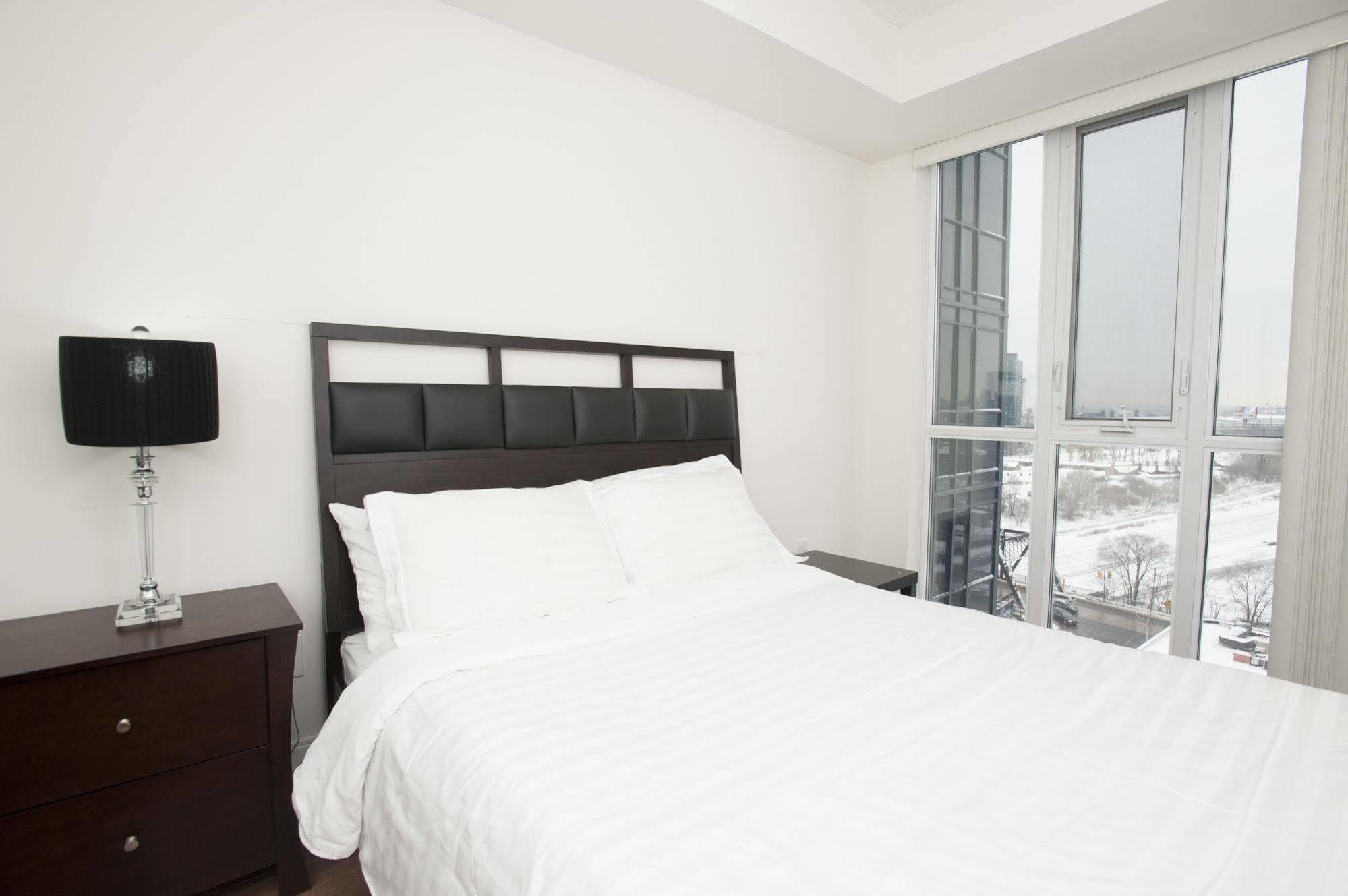 Life Suites Luxury Downtown Condos Toronto Dış mekan fotoğraf