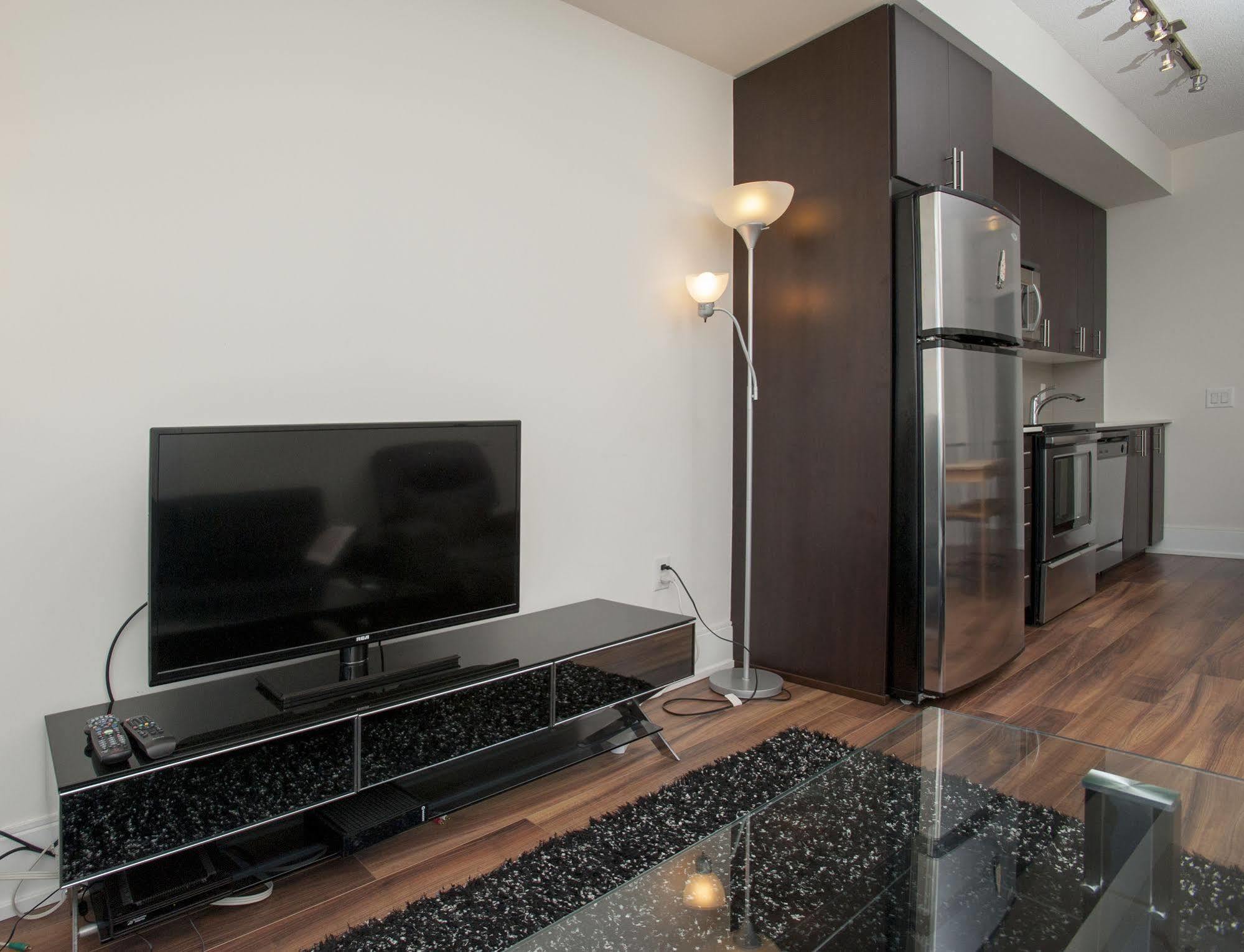 Life Suites Luxury Downtown Condos Toronto Dış mekan fotoğraf
