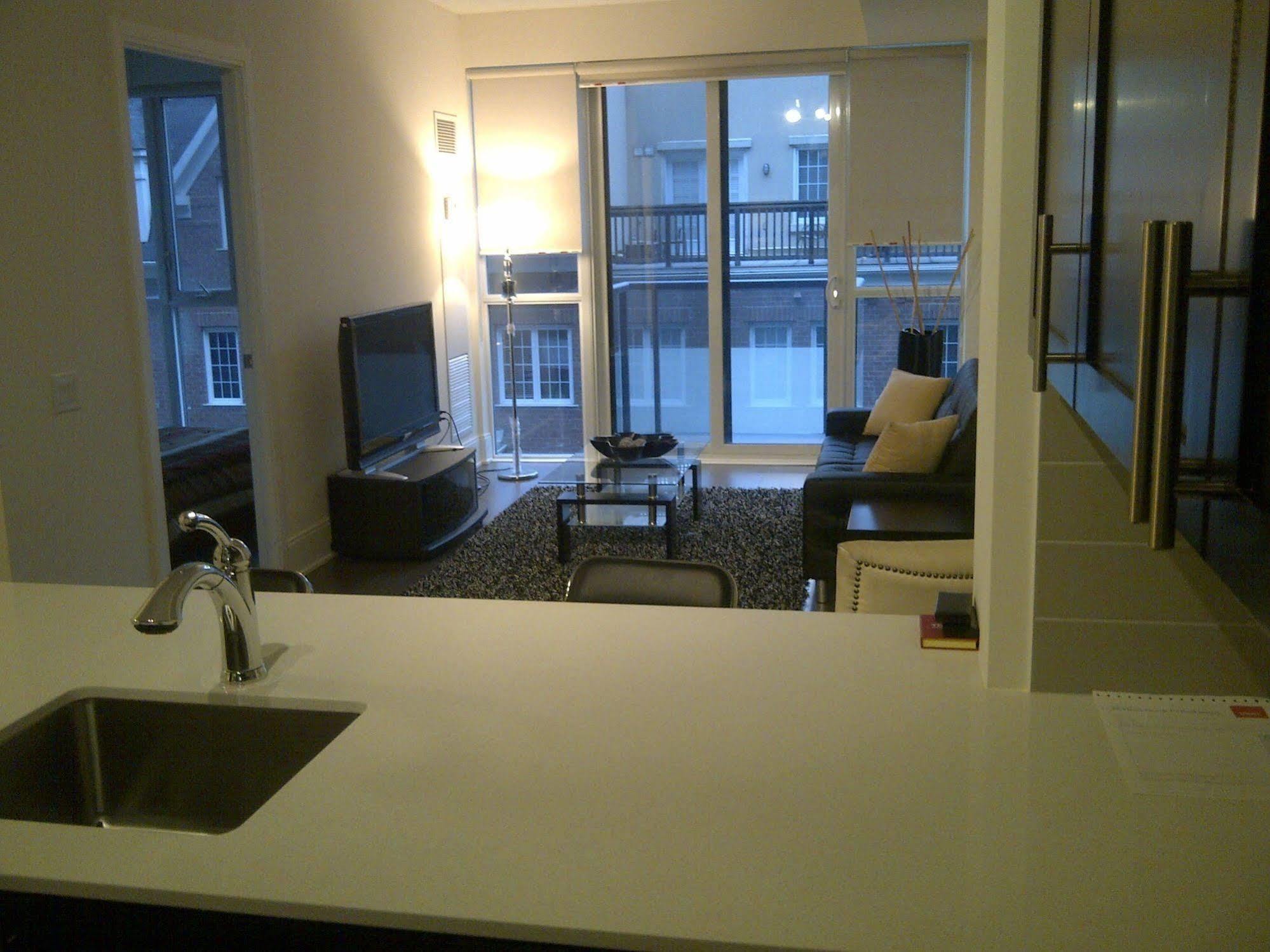 Life Suites Luxury Downtown Condos Toronto Dış mekan fotoğraf