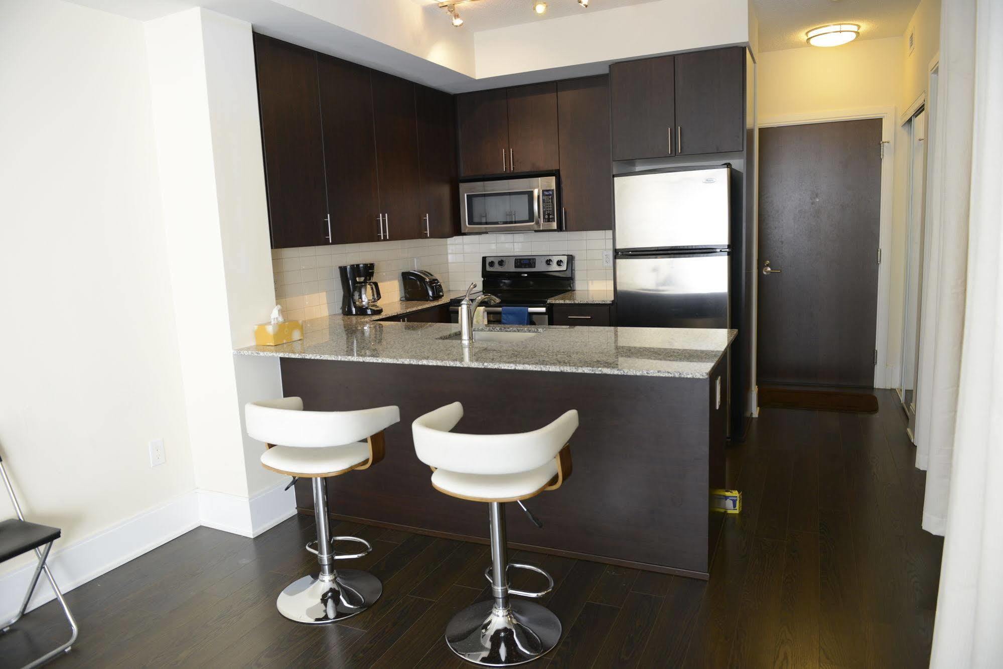 Life Suites Luxury Downtown Condos Toronto Dış mekan fotoğraf